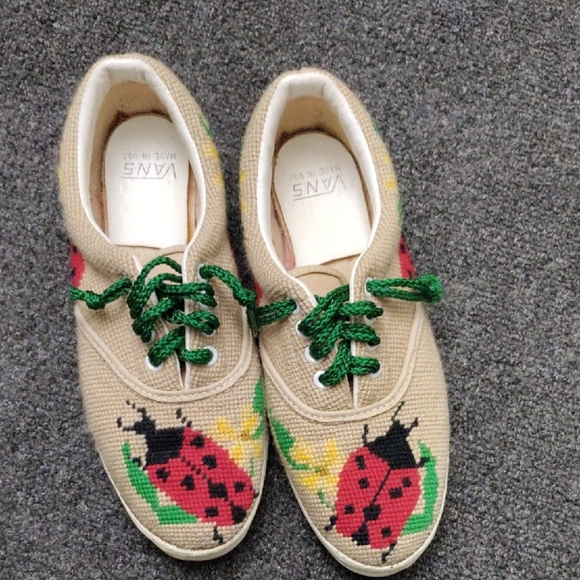 Rare Vintage VANS Van Doren Custom Needlepoint Cream Ladybug Sneakers - Picture 1 of 16